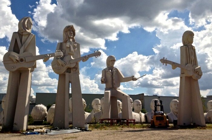 Памятники, установленных легендарным рок-музыкантам в разных уголках мира