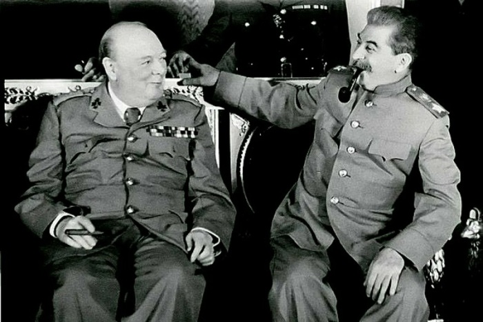 Черчилль и Сталин на Ялтинской конференции, 1945 год