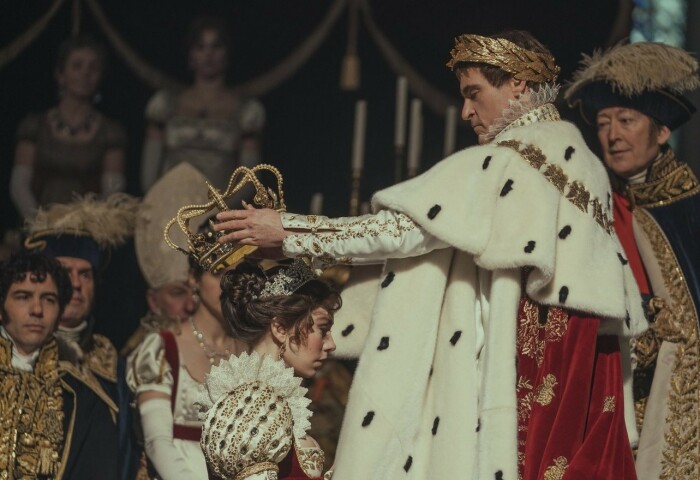 Церемония коронации Наполеона и Жозефины в фильме «Наполеон» (режиссер: Ридли Скотт).