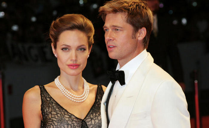 Поклонники и коллеги заподозрили, что в семье Питта и Джоли есть проблемы после фильма Лазурный берег. / Фото:dzen.ru