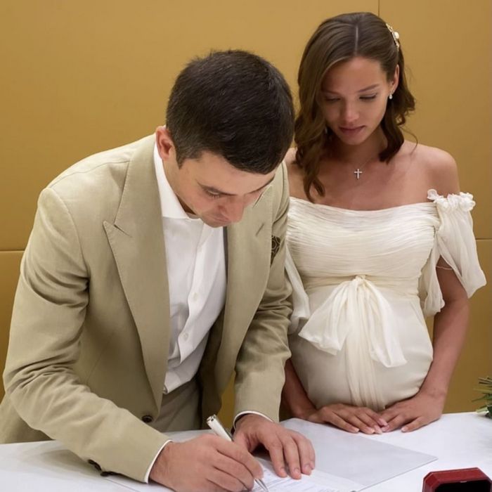 Алена Кафельникова выходила замуж будучи беременной. / Фото:spletnik.ru