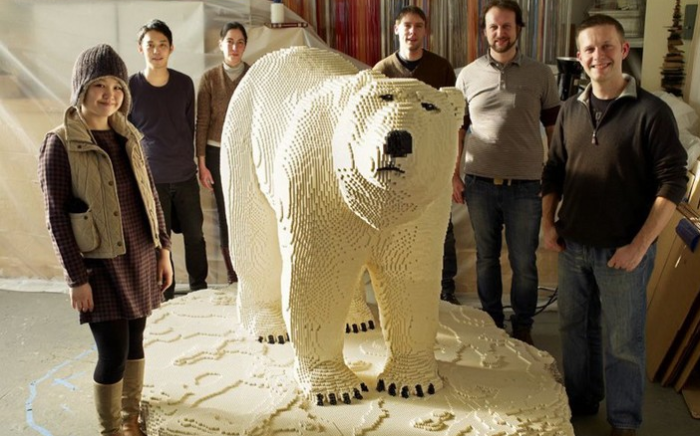 Белый медведь из конструктора LEGO выглядит как настоящий. / Фото:fishki.net