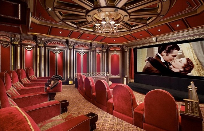 Личный кинотеатр семьи Амбани. Фото: novate.ru
