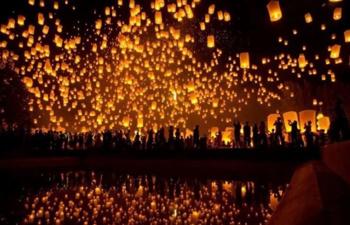 Фестиваль небесных фонариков в Таиланде. Фото: 777dashadasha.wixsite.com