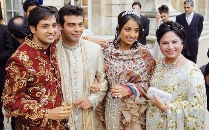 Свадьба проходила по индийским традициям. Фото: https://lenta.ru