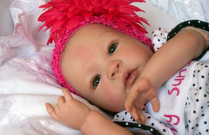 Кукол часто трудно отличить от живых малышей. / Фото:nevsedoma.com.ua