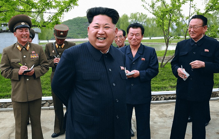 Лидер КНДР Ким Чен Ын и его окружение / Источник: bbc.com