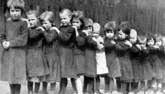 Детей врагов народа распределяли в детские дома. / Фото:lenta.ru