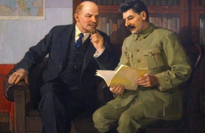 Со Славкина до 1941 года рисовали картины, лепили скульптуры, только потому что он как две капли воды был похож на Ленина. / Фото:back-in-ussr.com