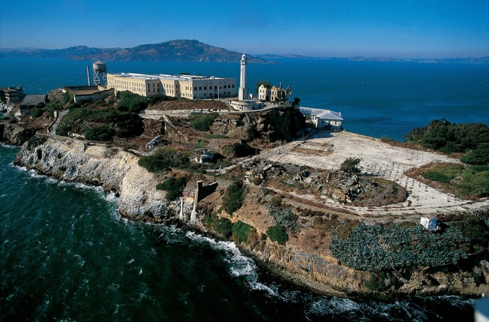 Остров Алькатрас в заливе Сан-Франциско / Фото: tonkosti.ru