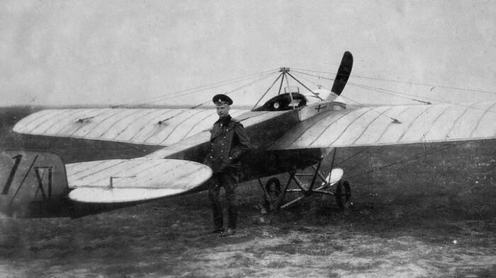 В 1912 году Нестеров освоил пилотирование.