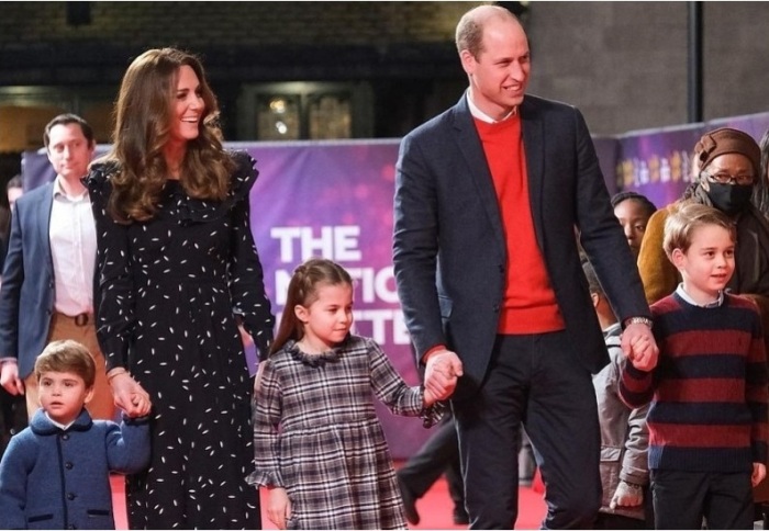 Кейт Миддлтон и принц Уильям с детьми принцами Джорджем и Луи и принцессой Шарлоттой. / Фото: instagram.com/kensingtonroyal