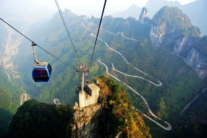 Чем прославилось «Небесное шоссе» в Китае, прокатиться по которому смогут только самые смелые автовладельцы 