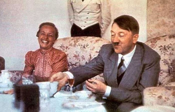 Гитлер дегустировал еду при помощи женщин. Фото: indigo91.diary.ru