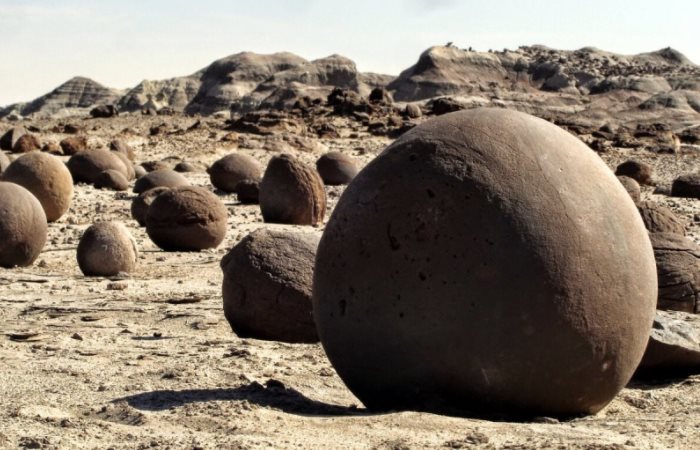В джунглях Коста-Рики обнаружили огромные каменные шары. Их предназначение неизвестно