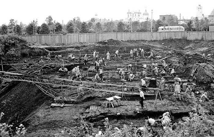 Археологические работы на Неревском раскопе в Новгороде, лето 1951 года / Фото: russia-ic.com
