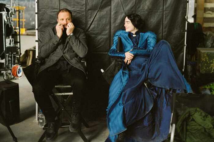Эмма Стоун и Йоргос Лантимос на съемках фильма "Бедные-несчастные". / Фото: Getty Images