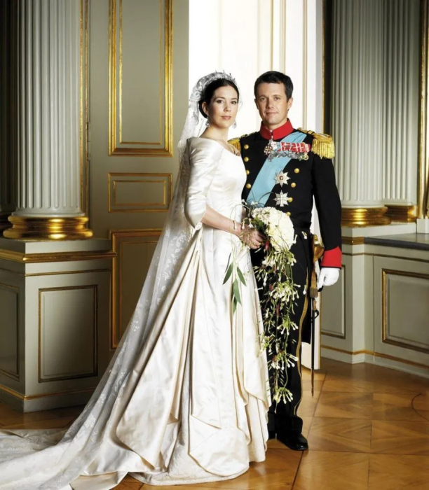 Свадьба короля Фредерика Х и королевы-консорта Мэри. / Фото: Getty Images