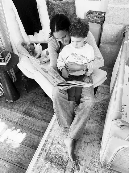 Меган Маркл с сыном принцем Арчи. / Фото: соцсети
