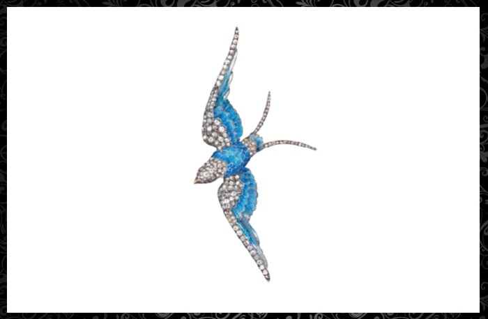 Брошь Синяя птица - символ скорби по погибшим мирным жителям, умершим в результате авиакатастрофы