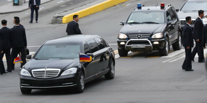 Ким Чен Ын привез собственный лимузин Mercedes в Россию в 2019 году / Фото: Autonews