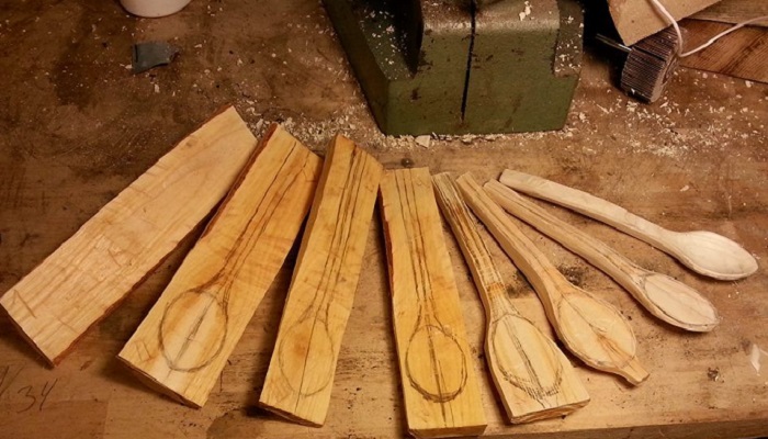 Этапы изготовления современной ложки такие же, как и много лет назад