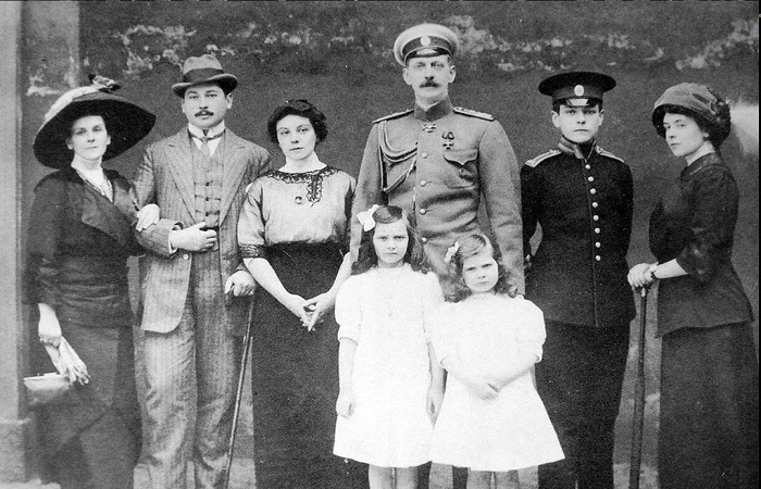 Семейный портрет