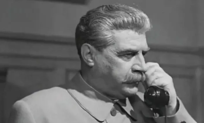 Алексей Дикий сыграл товарища Сталина совершенно иначе. / Фото: www.poisk-po-photo.ru