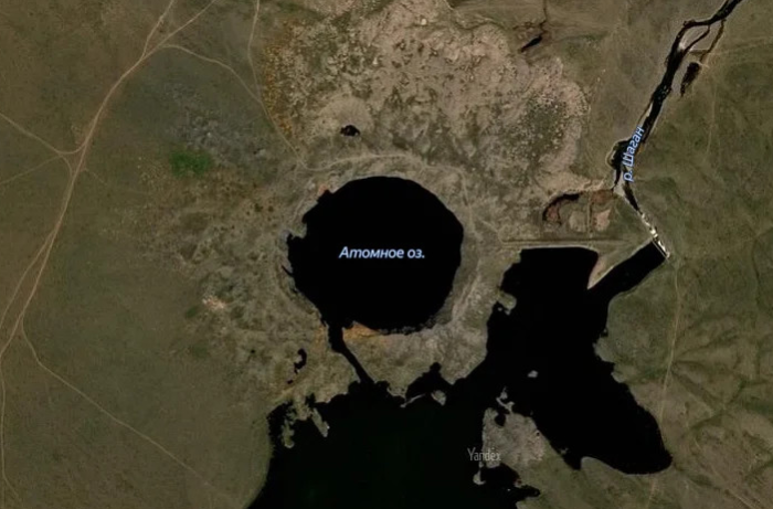 Атомное озеро. Вид сверху / ФОТО: www.magic-world.info