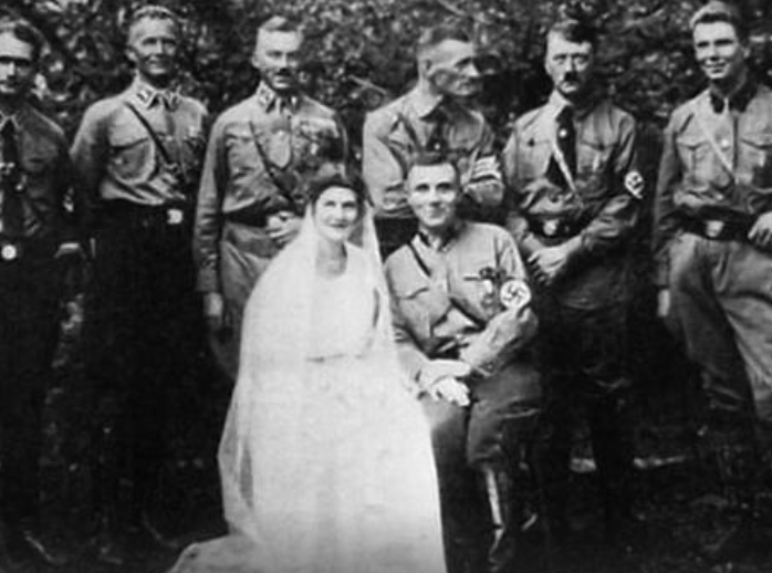 Гитлер лично присутствовал на свадьбах своих соратников / ФОТО: www.24smi.org