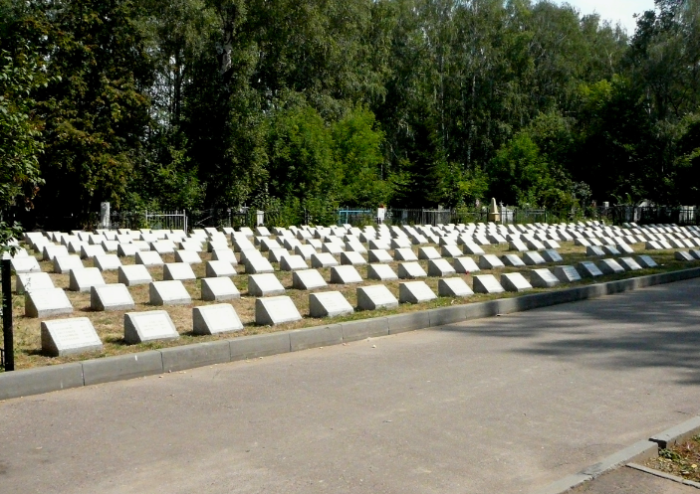 Братские могилы теперь являются мемориальными комплексами / ФОТО: www.wikipedia.org