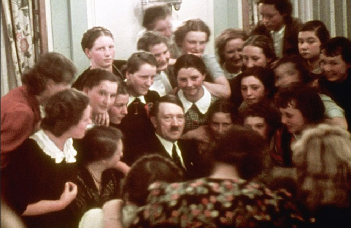 Принято считать, что сами женщины обожали фюрера / ФОТО: www.snob.ru 
