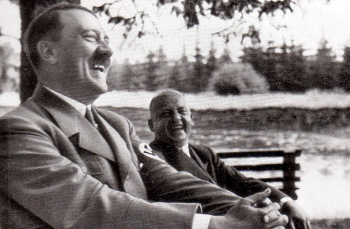 Ничего не мешало Гитлеру дать обещание, а затем его нарушить / ФОТО: www.mydiscoveries.ru