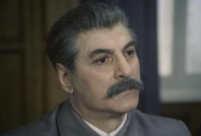 Андро Кобладзе сыграл Сталина при его жизни всего раз, и многократно - после его кончины. / Фото: www.m.kino-teatr.ru