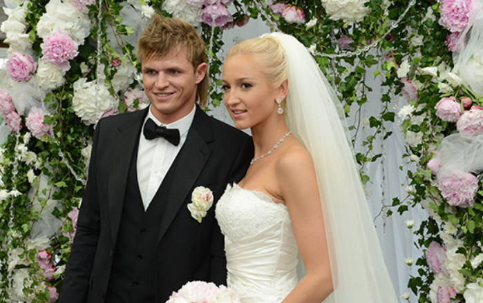 Свадьба Тарасова и Бузовой была яркой, но счастья им это не принесло. / Фото: www.starhit.ru