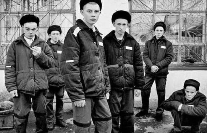 Заключенные в детской колонии. / Фото: smartik.ru