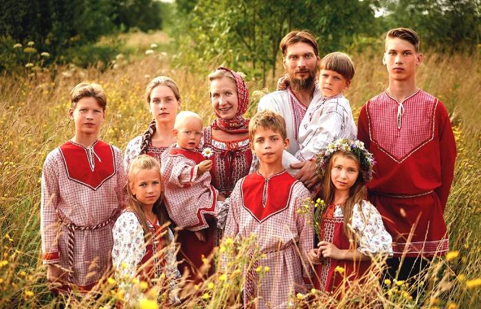 Традиционная славянская семья. / Фото: nashaplaneta.su