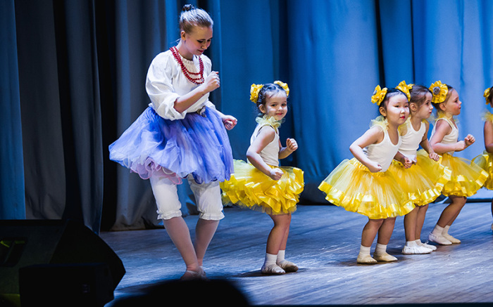 Танец маленьких утят исполняли на многих праздниках. / Фото: merry-academy.ru 