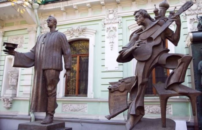 Памятник двум великим поэтам, установленный в Москве / Фото: svoboda.org