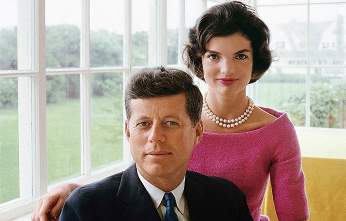 Джон Кеннеди с супругой. Фото: kulturologia.ru