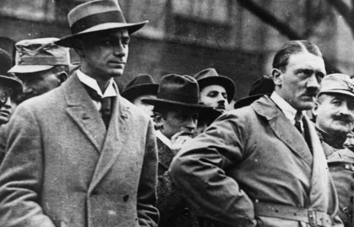 Альфред Розенберг и Адольф Гитлер на пивном путче / Фото: traditio.wiki