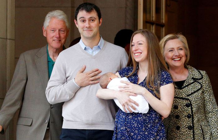 Семья Клинтон с внуком. Фото: gazeta.ru
