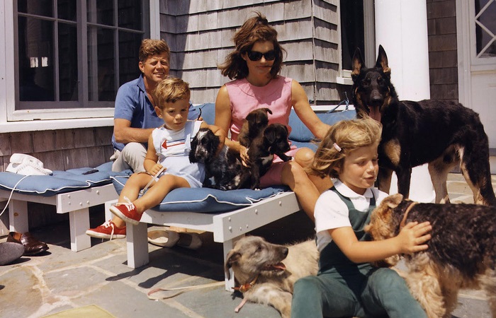 В семье Кеннеди было много домашних животных / Фото: grunge.com