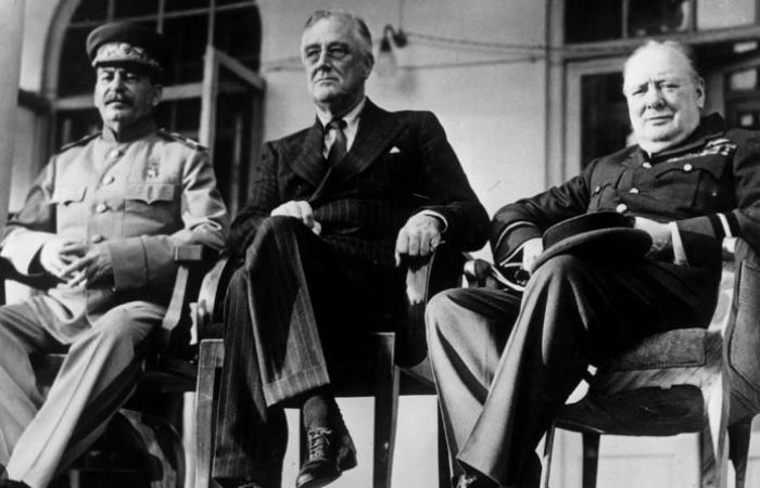 Сталин, Рузвельт и Черчилль на Тегеранской конференции / Фото: novayagazeta.ru