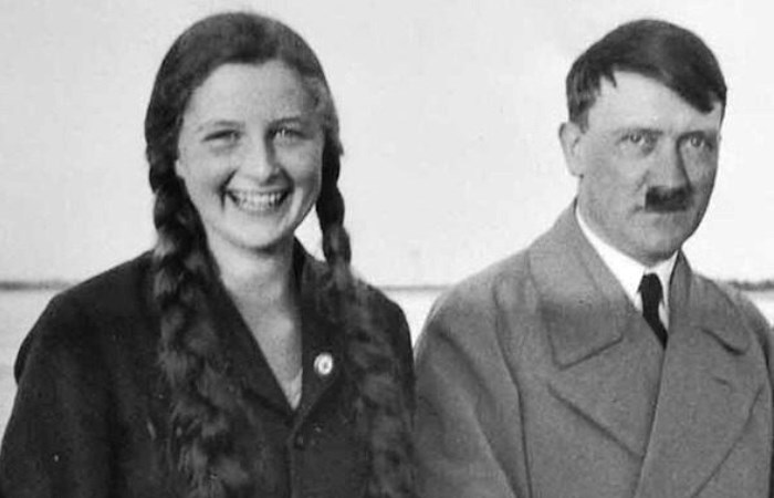 Гитлер с Гели Раубаль / Фото: russian7.ru