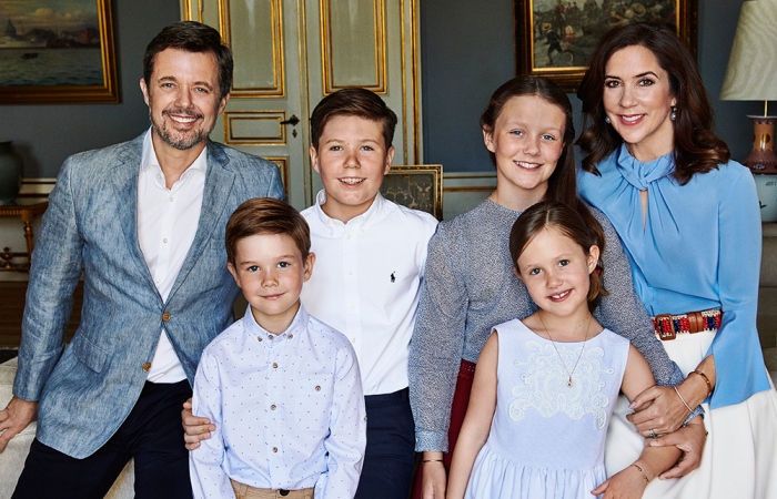 Будущий король Дании Фредерик с семьей. / Фото: marieclaire.ru