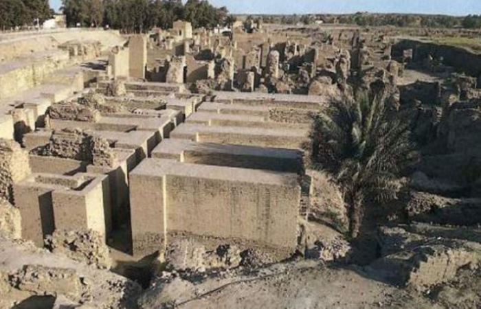 Руины в Ираке на месте, где предположительно находились висячие сады. / Фото : diletant.media