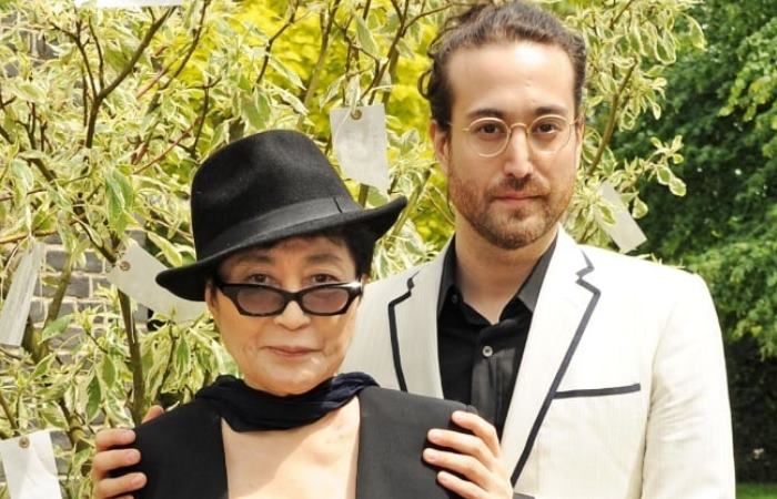 Йоко Оно со своим сыном Шоном / Фото: news24.com
