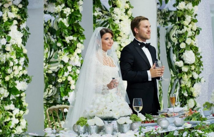 На свадьбе Галины Юдашкиной и Петра Максакова было 800 гостей. / ФОТО:https://7days.ru