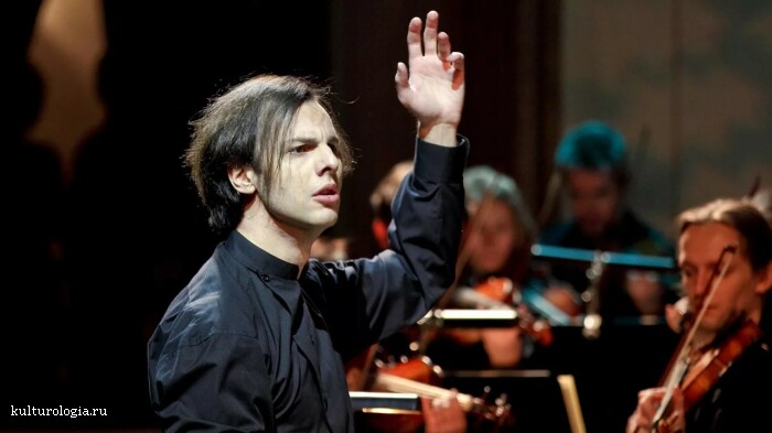 Музыка, которая трогает: musicAeterna под управлением Курентзиса в историческом зале Петербурга